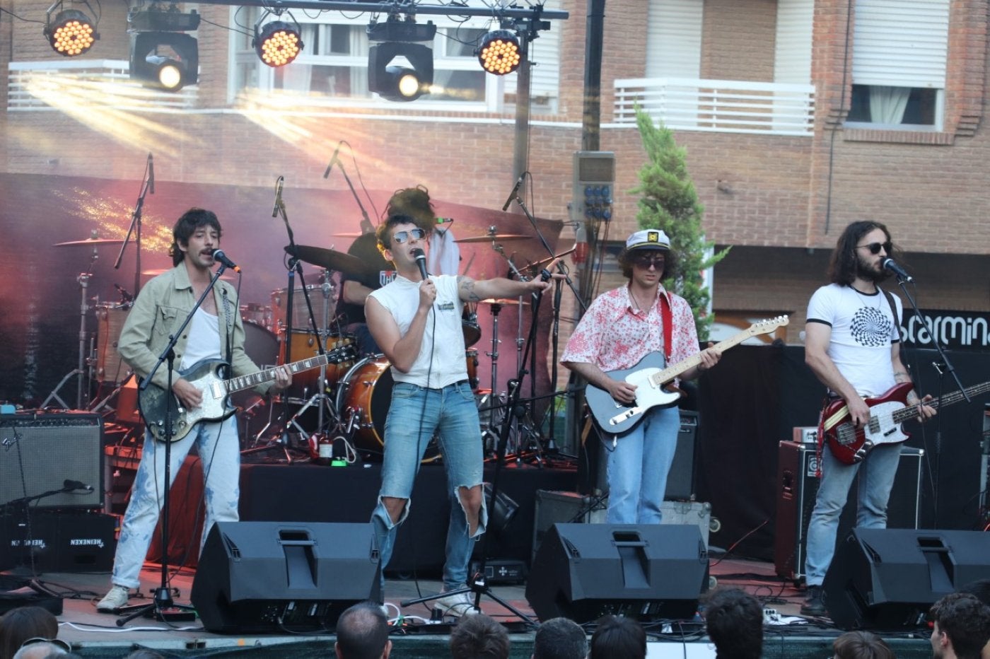 El grupo de rock The Gulps actúa en España presentando su sencillo 'King of the disco'