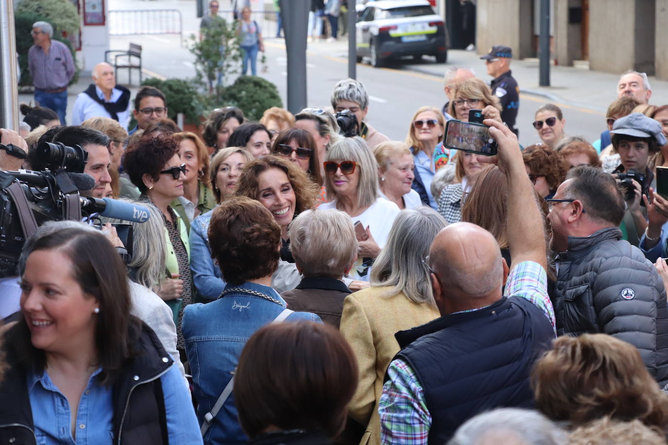 Fotos: Ana Belén deja huella en Arnedo