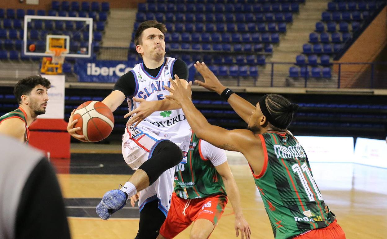 Miguel de Pablo fue el mejor de los riojanos ante el CB Tormes. 