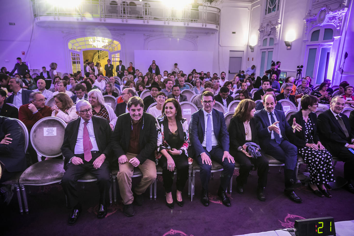 Fotos: Apertura de Futuro en Español en el Círculo Logroñés con Luis García Montero y Elvira Lindo