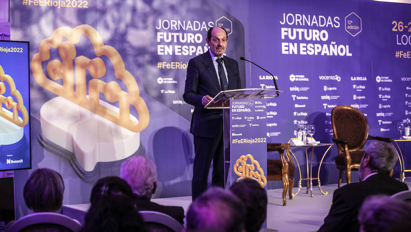 Fotos: Apertura de Futuro en Español en el Círculo Logroñés con Luis García Montero y Elvira Lindo