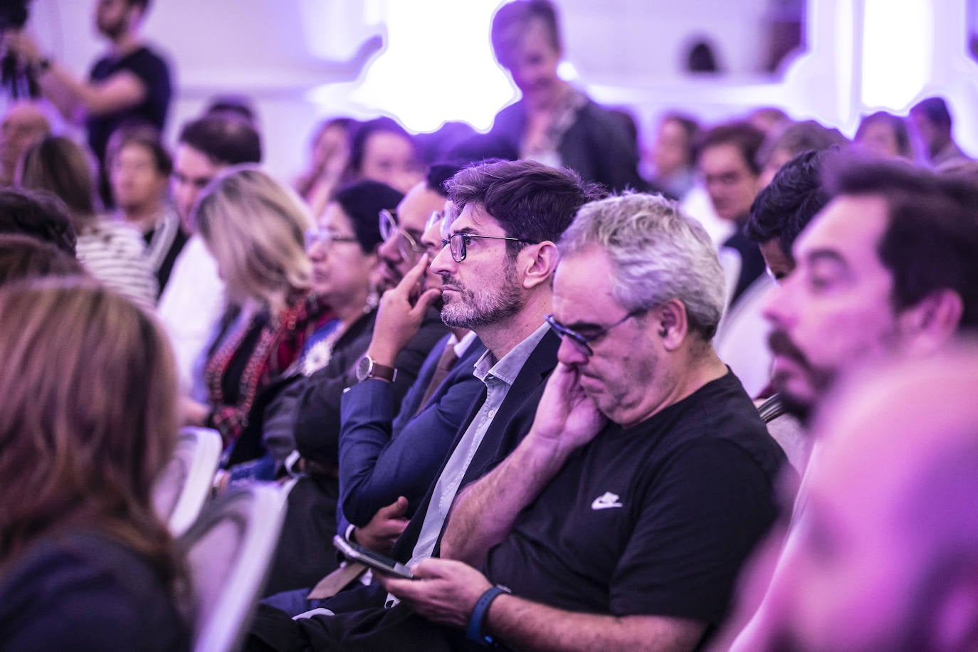 Fotos: Apertura de Futuro en Español en el Círculo Logroñés con Luis García Montero y Elvira Lindo