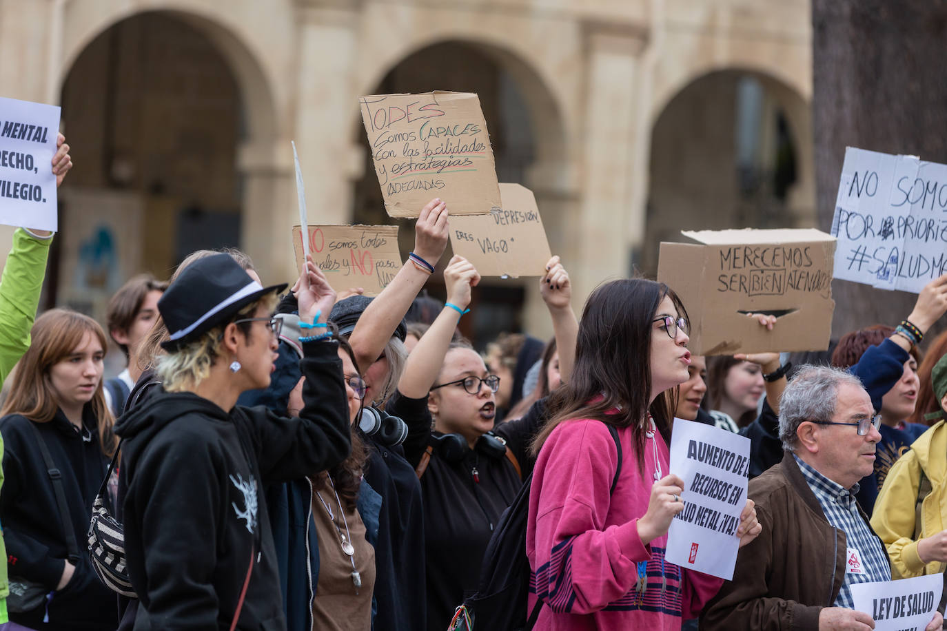 Fotos: Concentración de estudiantes contra la «epidemia de problemas de salud mental»