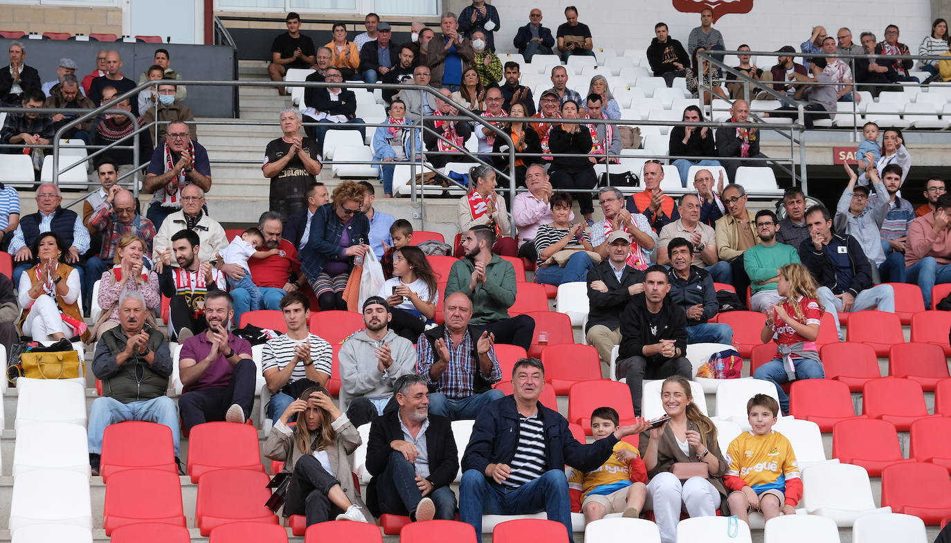 Fotos: La SD Logroñés cae ante el Nástic