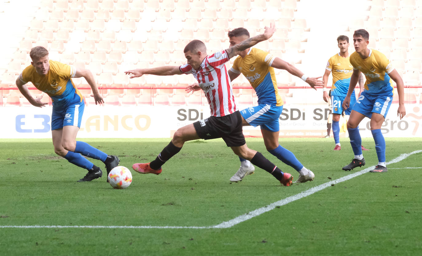 Fotos: La SD Logroñés cae ante el Nástic
