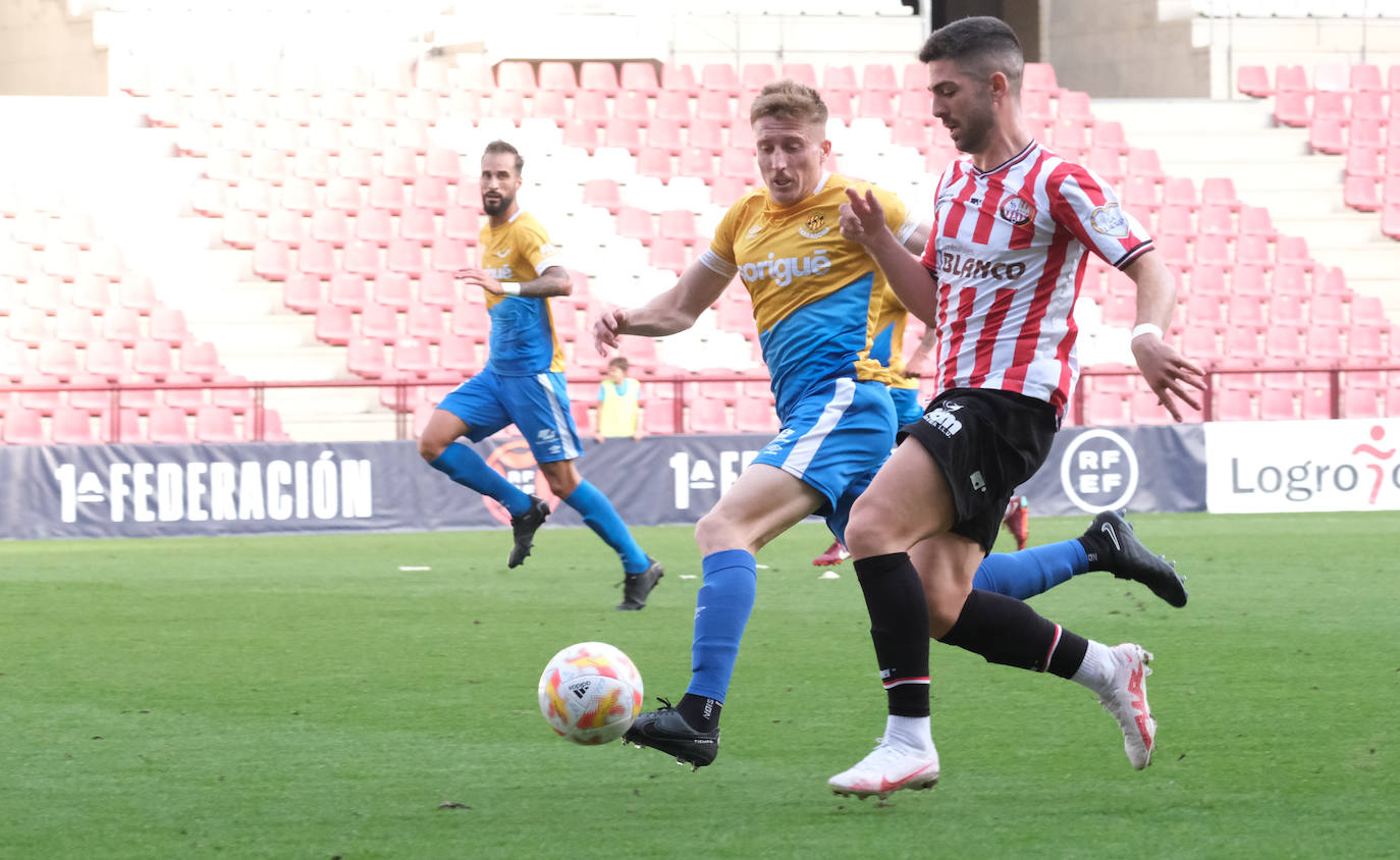 Fotos: La SD Logroñés cae ante el Nástic