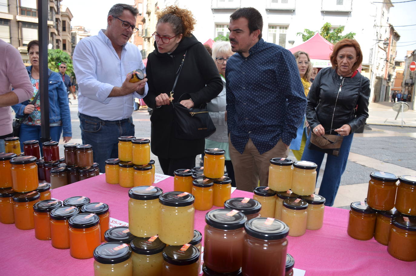 Fotos: La Calahorra más dulce se exhibe en la XVI edición de la Feria de Golmajería