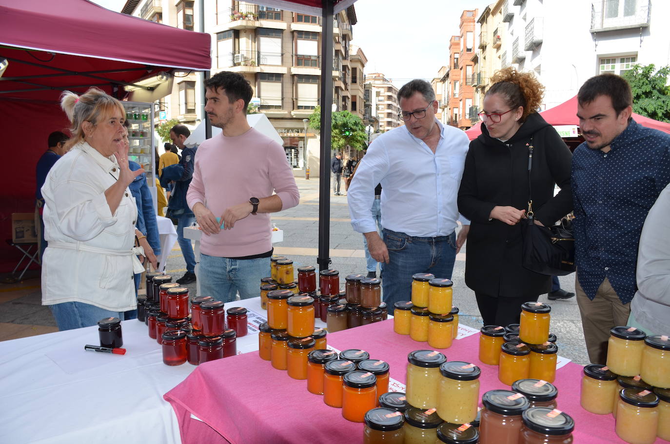 Fotos: La Calahorra más dulce se exhibe en la XVI edición de la Feria de Golmajería