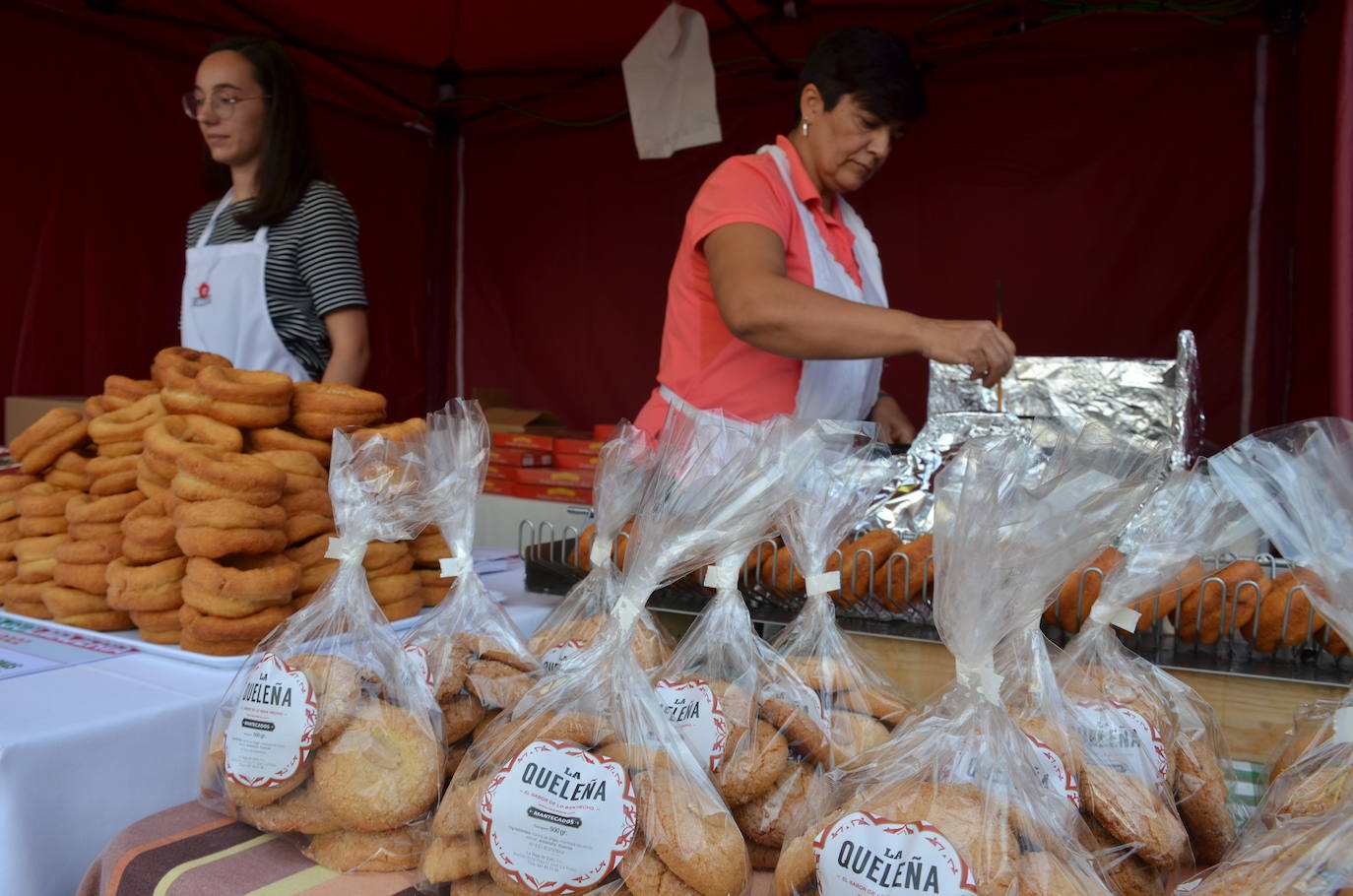 Fotos: La Calahorra más dulce se exhibe en la XVI edición de la Feria de Golmajería