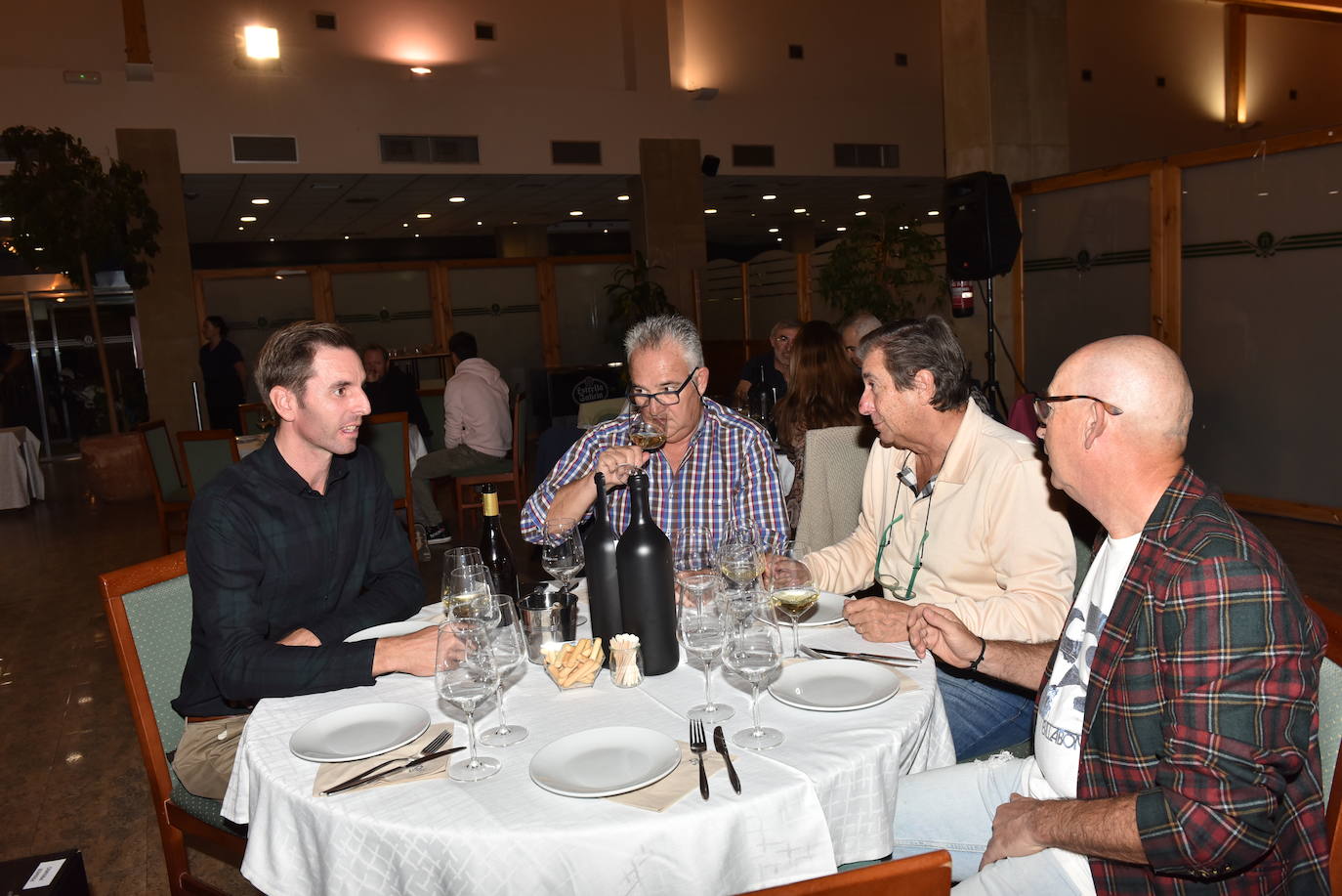 Fotos: Cata y entrega de premios del torneo de golf de Bodegas Perica