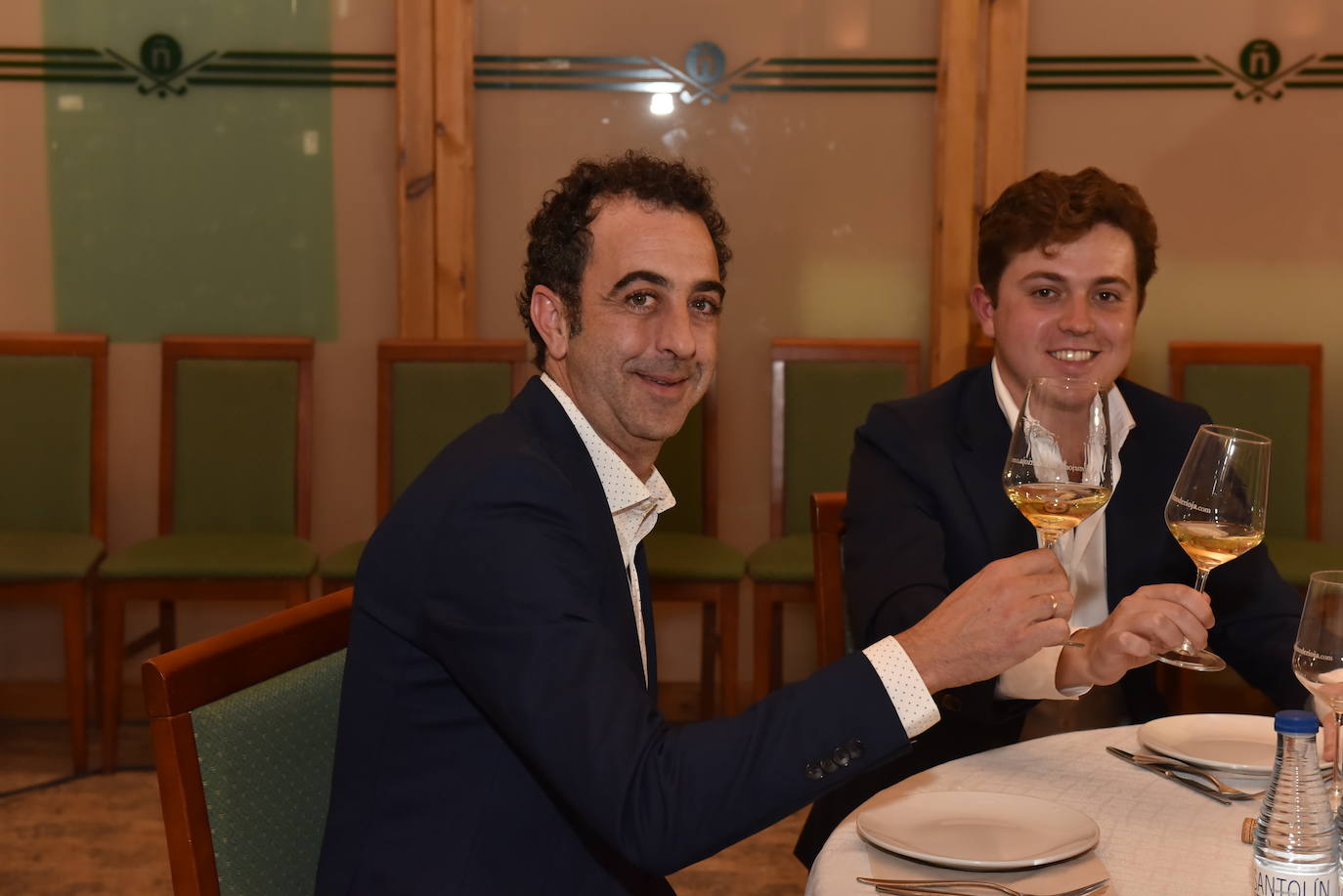 Fotos: Cata y entrega de premios del torneo de golf de Bodegas Perica