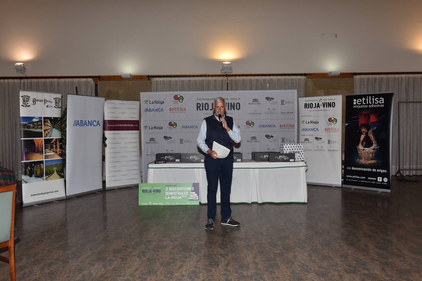 Fotos: Cata y entrega de premios del torneo de golf de Bodegas Perica