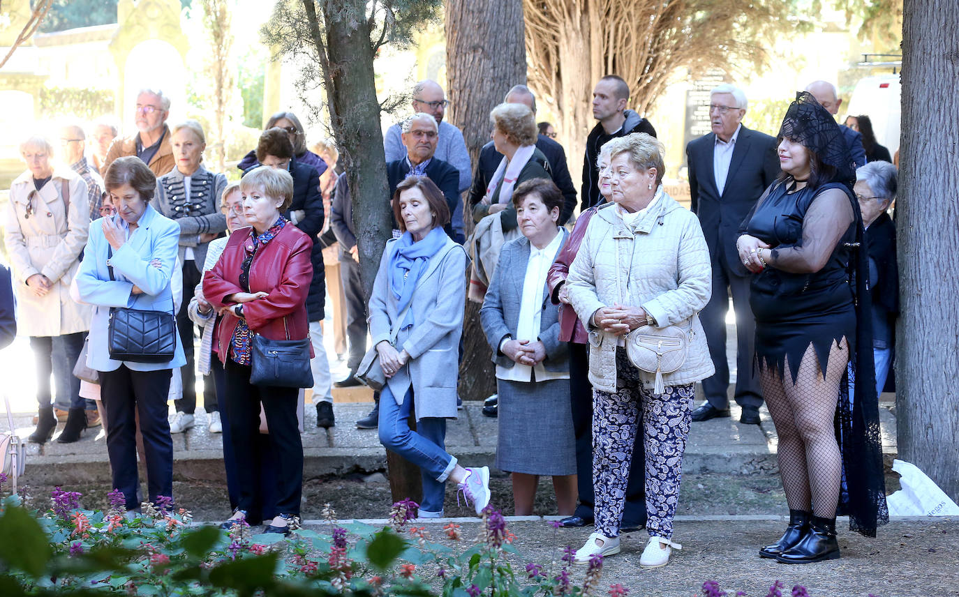 El recuerdo a los difuntos se mantiene vivo en Logroño. 