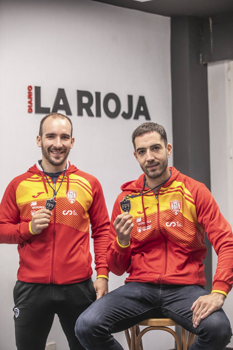 Garatea y Merino II, con las medallas logradas en el Mundial de Biarritz. 