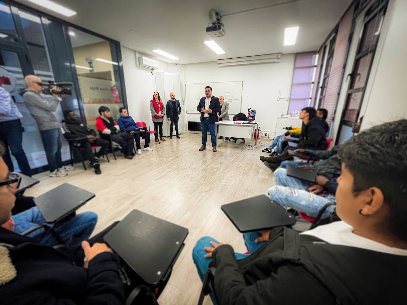 Rivero y Reinares han participado este lunes en la visita a las instalaciones de Cruz Roja. 