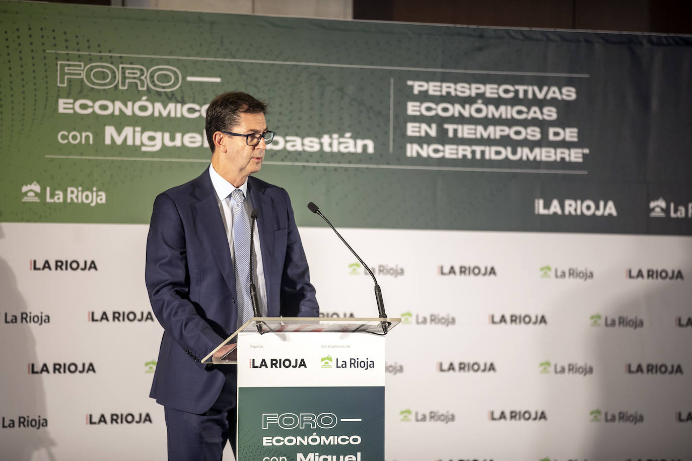 Fotos: Miguel Sebastián, en el Foro económico organizado por Diario LA RIOJA con el patrocinio del Gobierno regional