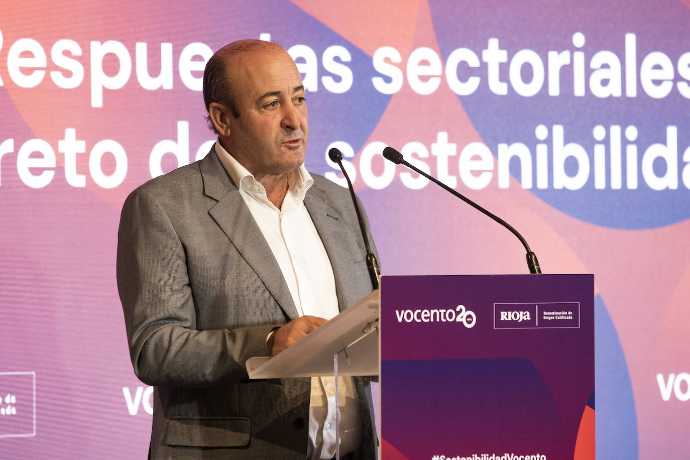 Fotos: &#039;Respuestas sectoriales al reto de la sostenibilidad&#039;, foro organizado por el Grupo Vocento y patrocinado por el Consejo Regulador de la Denominación de Origen Calificada (DOCa) Rioja