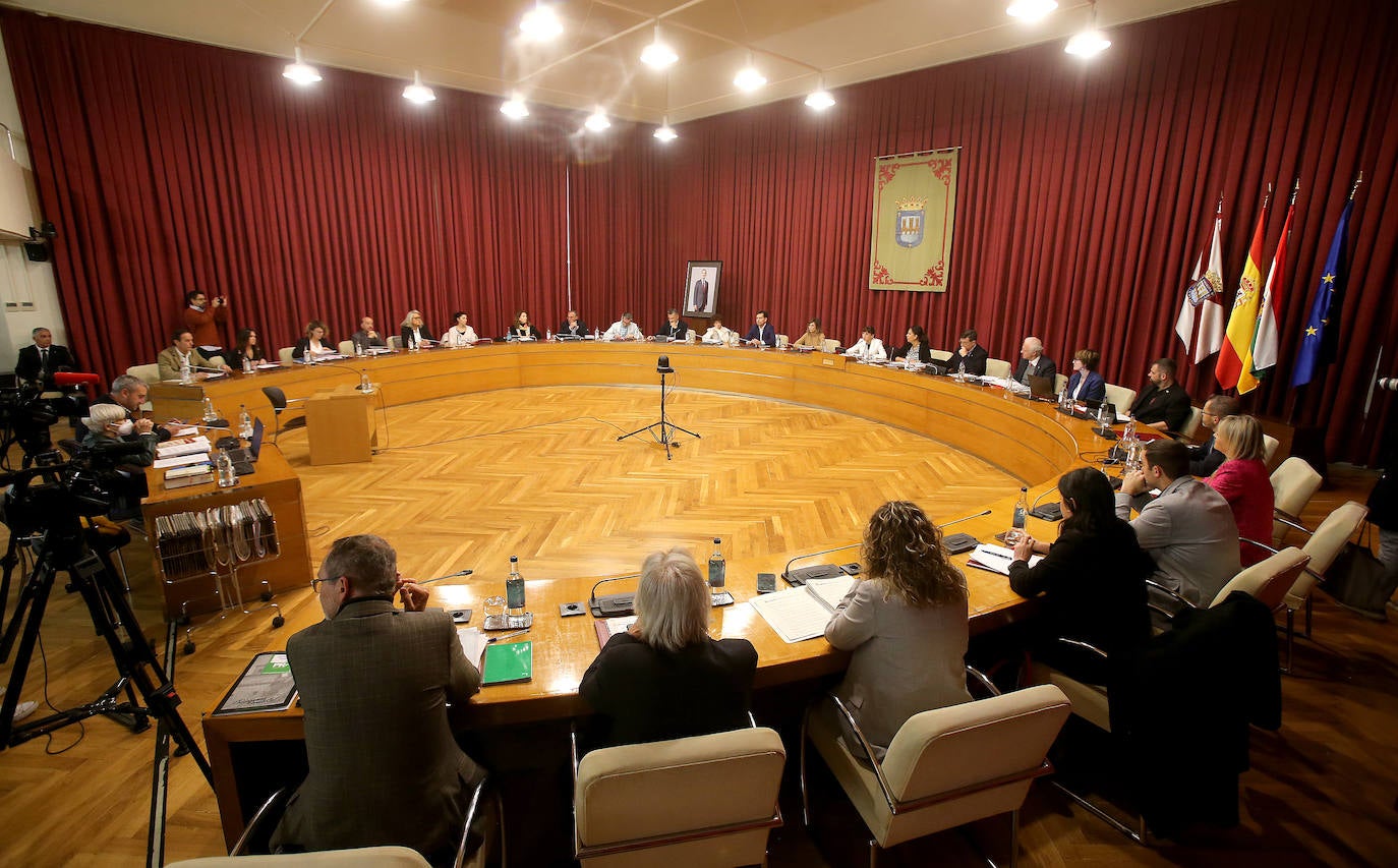 Fotos: El pleno del Ayuntamiento de Logroño, en imágenes