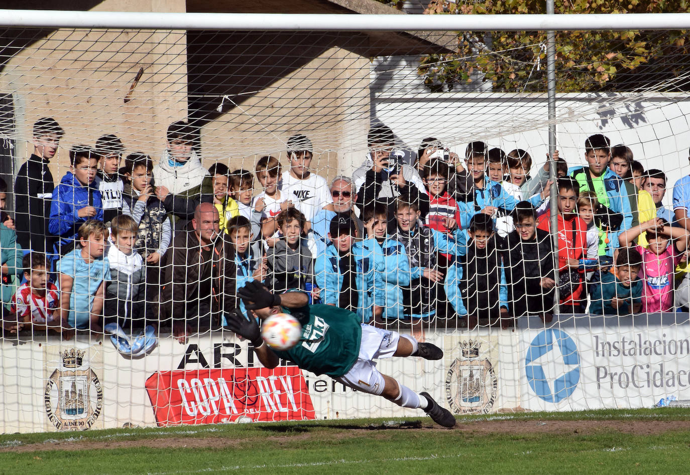 Fotos: Los penaltis catapultan al Arnedo