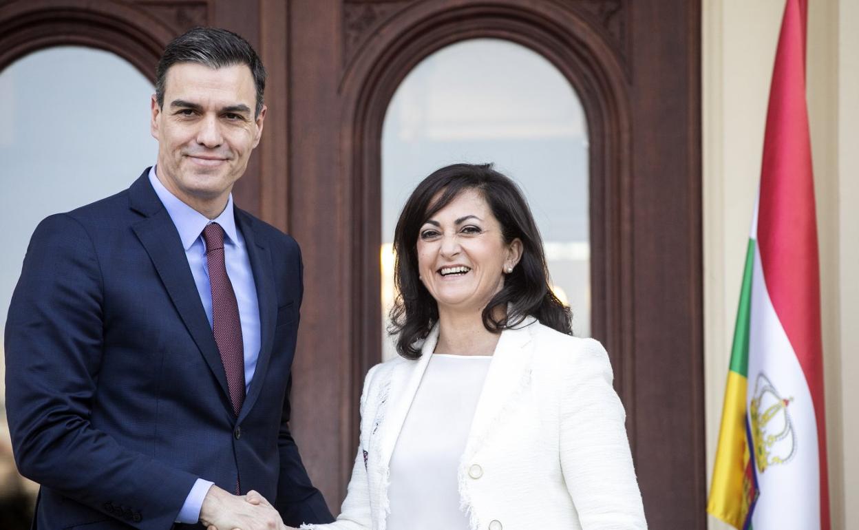 Sánchez, con la presidenta Andreu en La Rioja. 