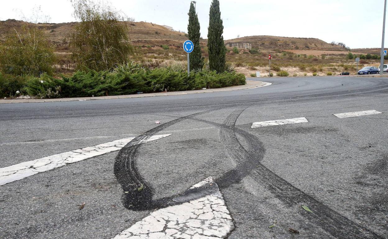 Marcas de rodadas en la zona del Polígono de Las Cañas, en una imagen de archivo. 