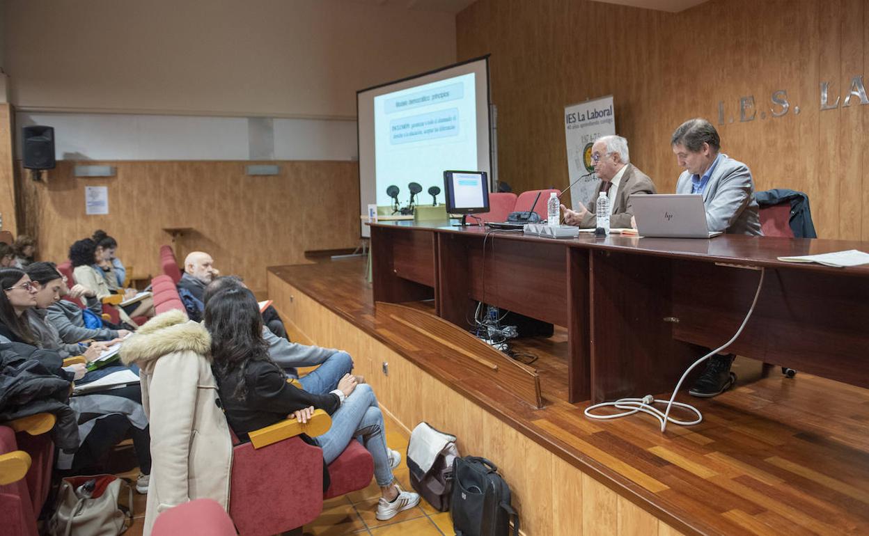 Uruñuela, durante una reciente reunión con responsables de convivencia de distintos centros escolares. 