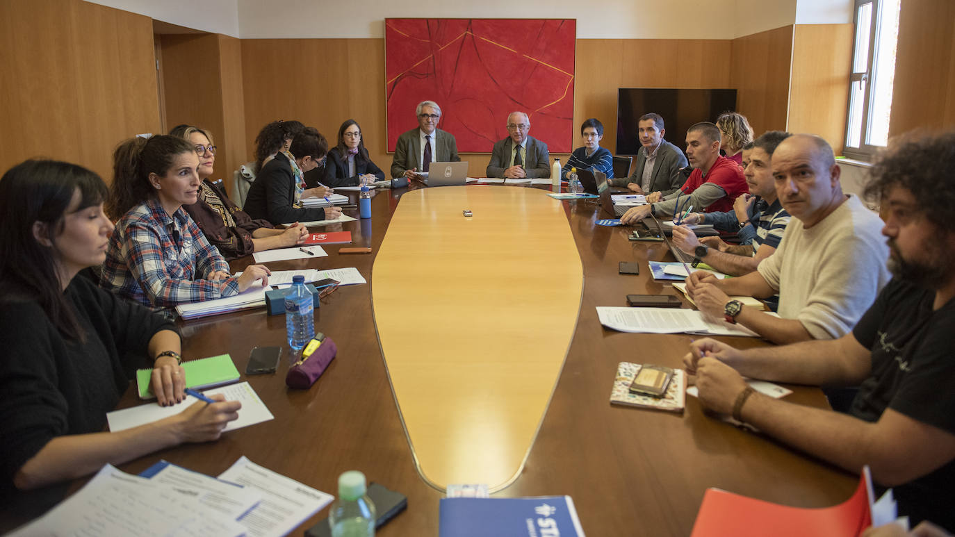 Imagen de la mesa sectorial de esta mañana, presidida por Uruñuela. 