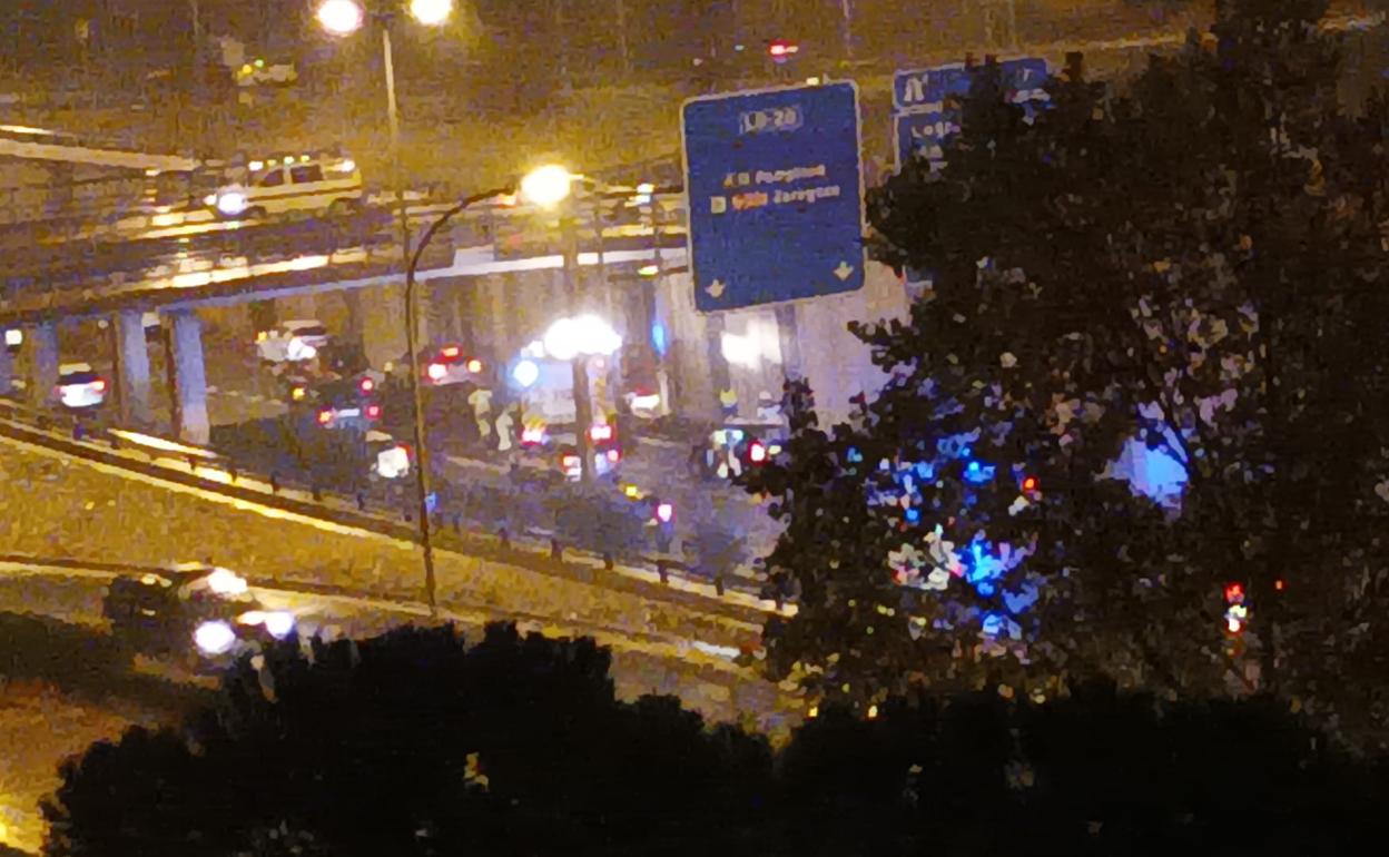 Herida una persona en un accidente por colisión de cinco vehículos en la LO-20