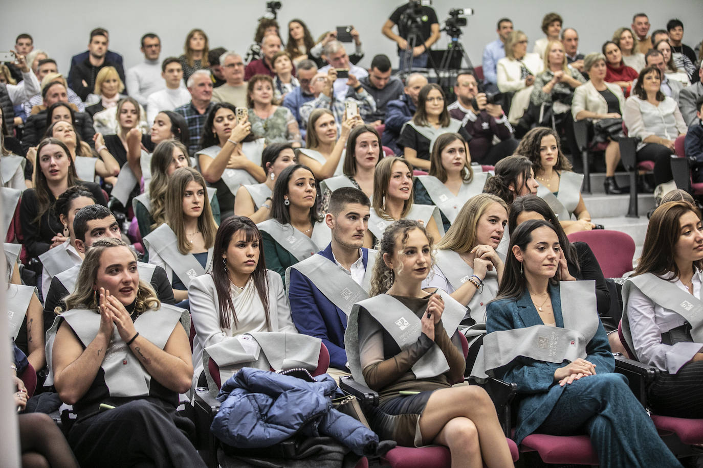 Fotos: Acto de graduación de la Facultad de Ciencias de la Salud de la UR