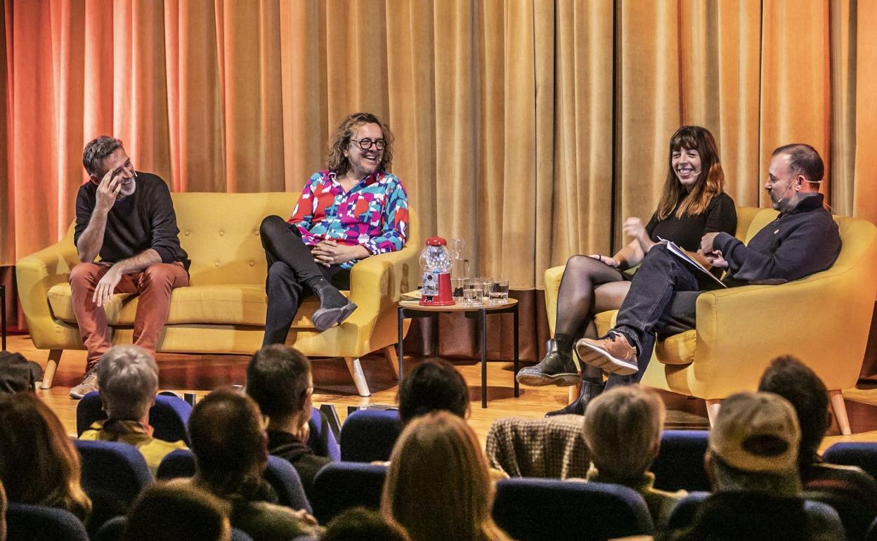 Miguel Brieva, Oscar Hormigos y Cristina Daura protagonizaron la primera conversación de Cuéntalo. 