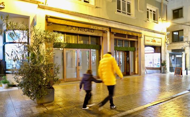 Exterior del restaurante Ajo Negro, en Logroño. 