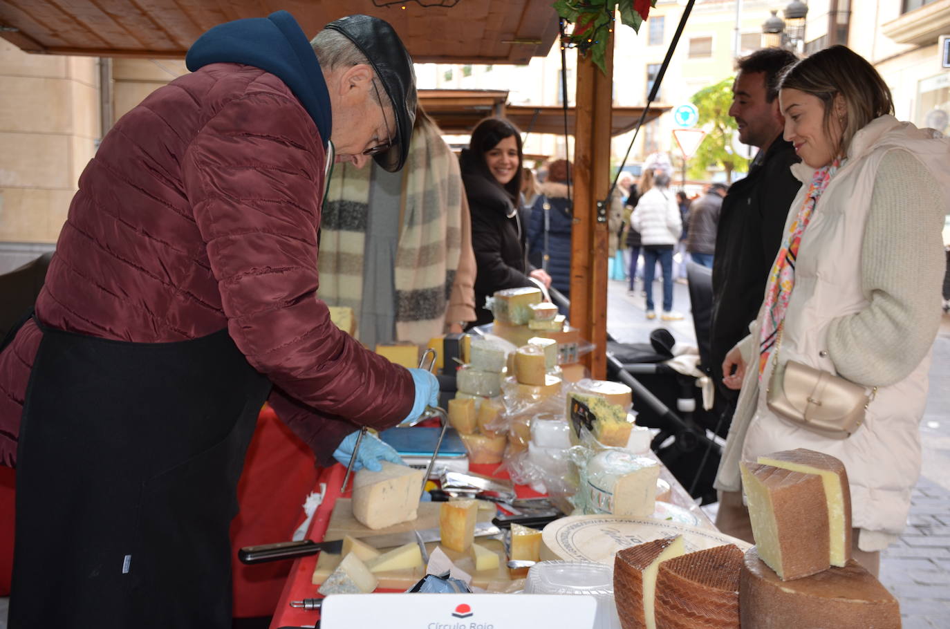 Fotos: Abierto el mercado navideño de Calahorra