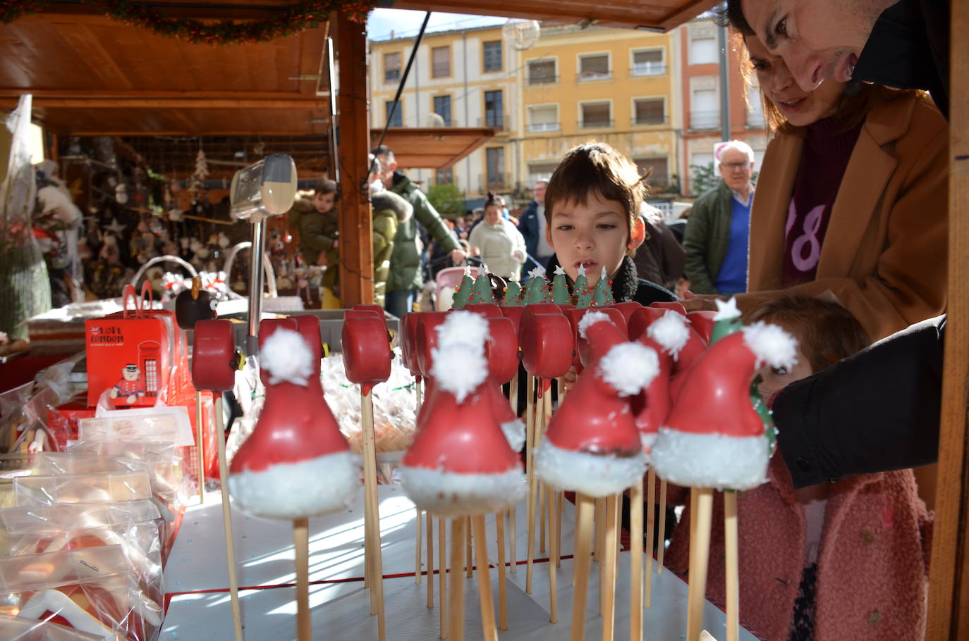 Fotos: Abierto el mercado navideño de Calahorra