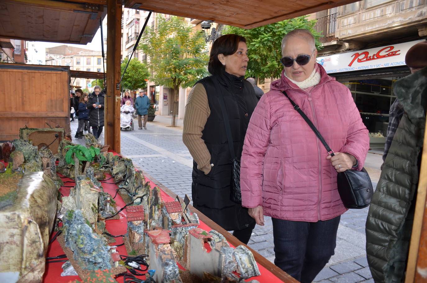 Fotos: Abierto el mercado navideño de Calahorra