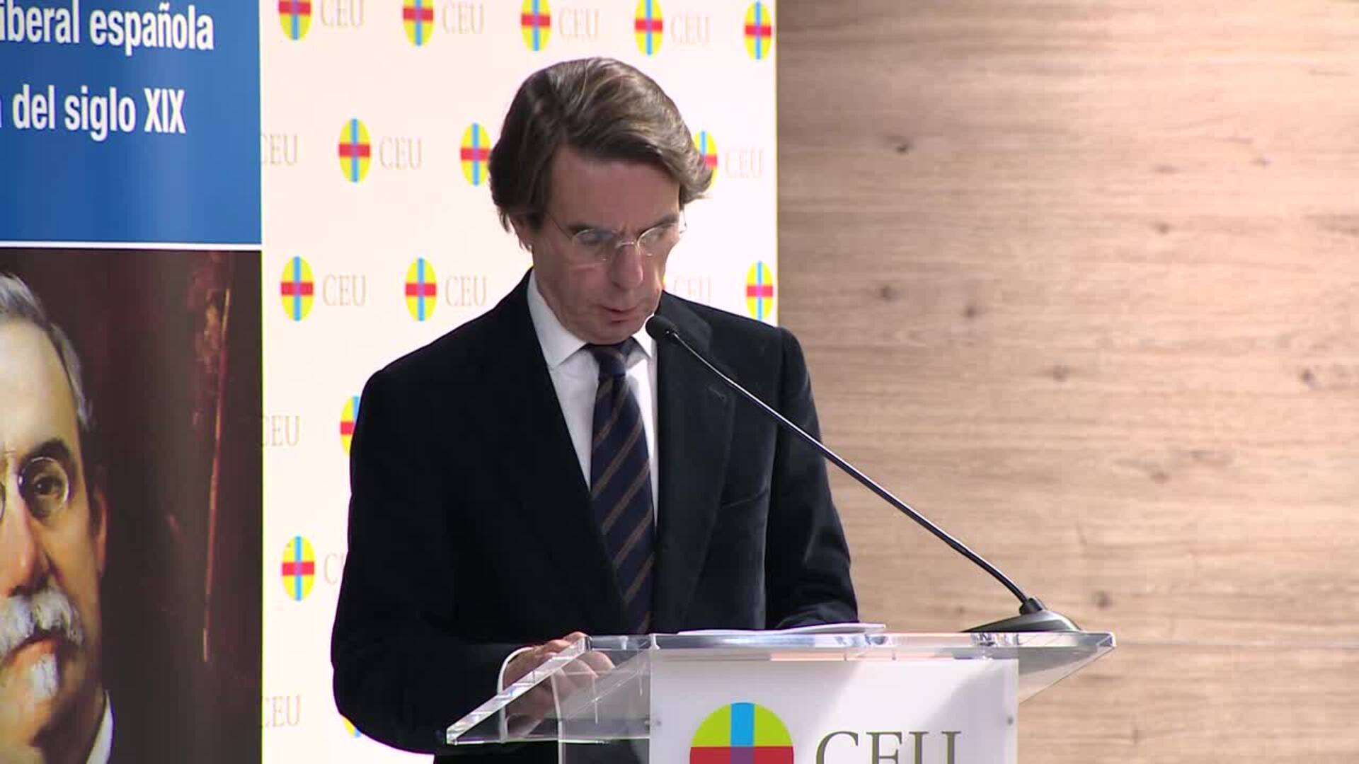 Aznar afirma que la expresión "crisis constitucional" no le viene grande a España