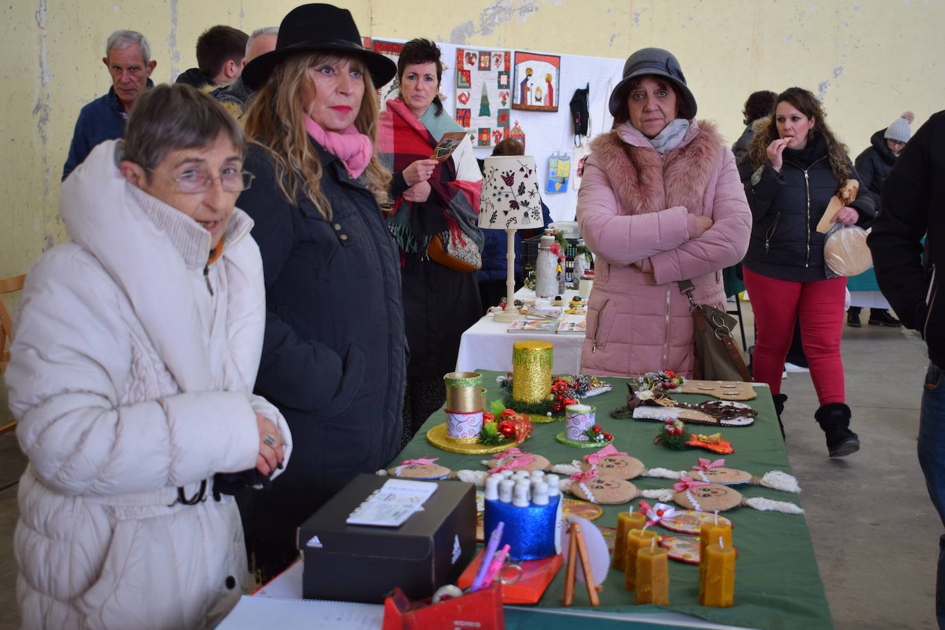 Fotos: Jornada de mercado y visitas al belén, en Sorzano