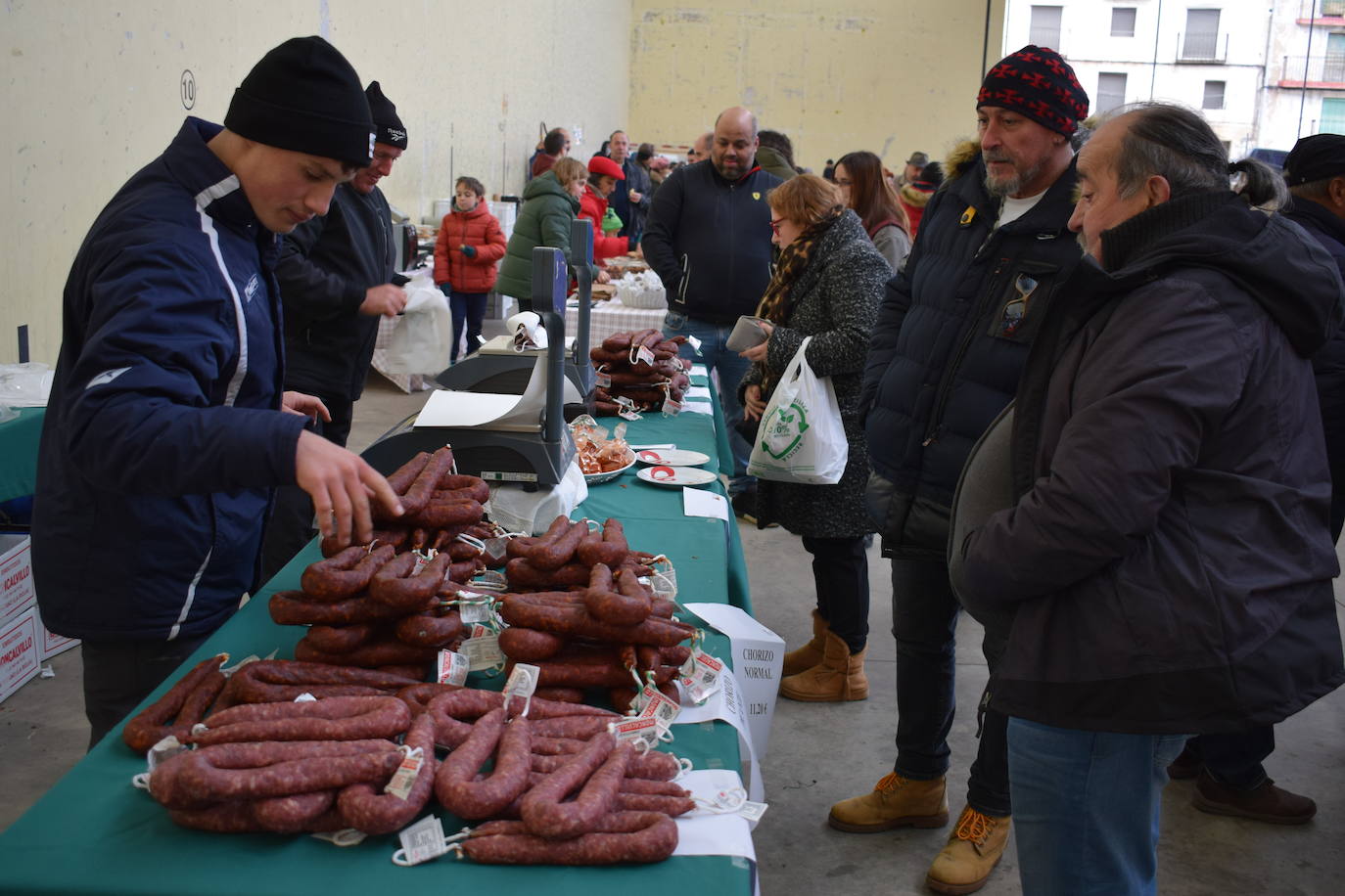 Fotos: Jornada de mercado y visitas al belén, en Sorzano