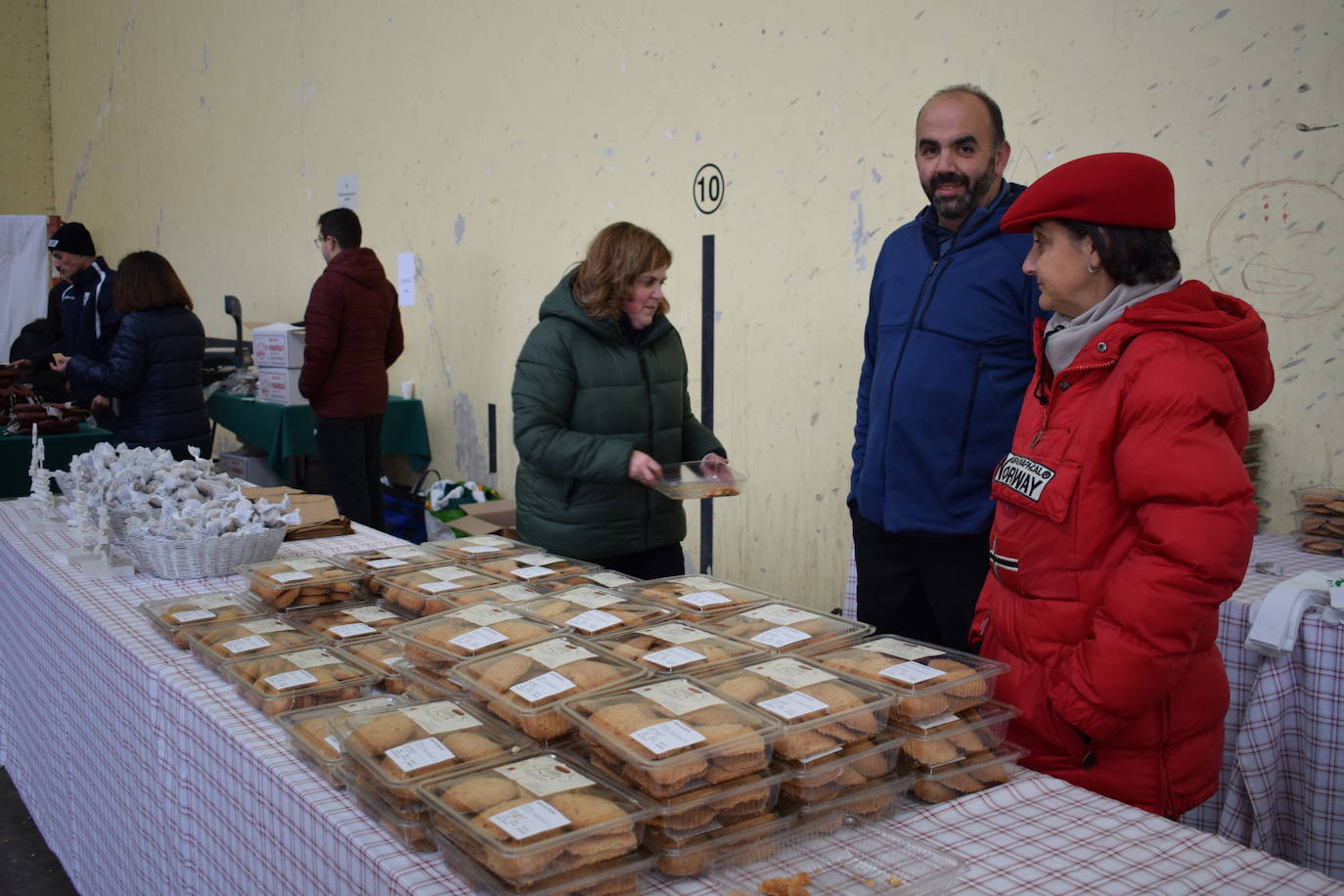 Fotos: Jornada de mercado y visitas al belén, en Sorzano