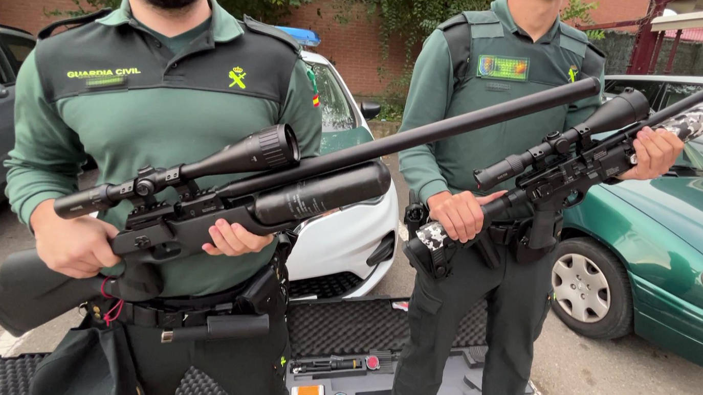 Fotos: Detenido un francotirador que disparaba desde su casa a viviendas y centros escolares de Villamediana