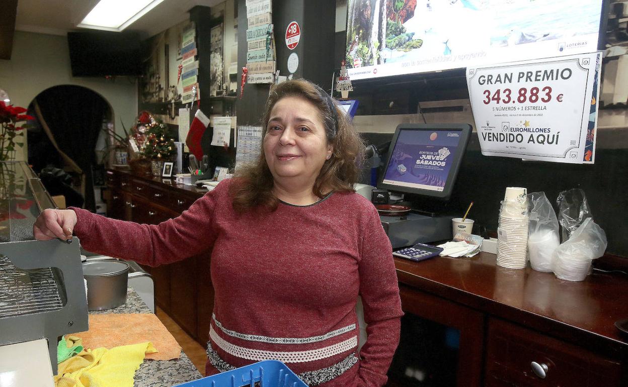 El interior de la cafetería Teyma en la que se adquirió el boleto premiado. 