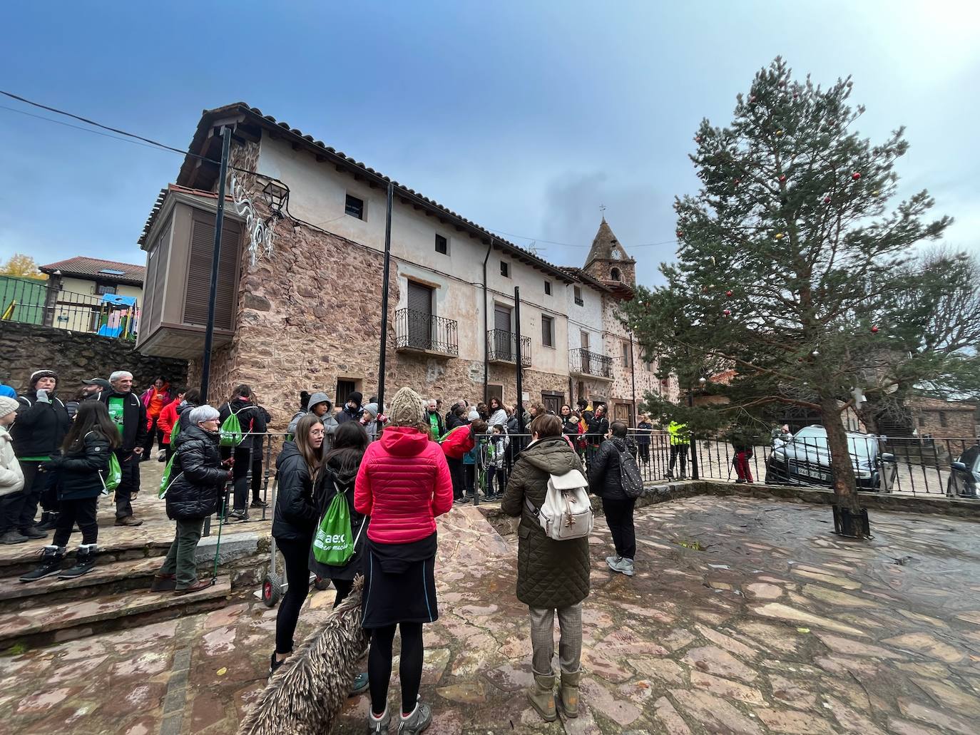 Fotos: Marcha solidaria en el Rasillo en favor de la Asociación Española contra el Cáncer