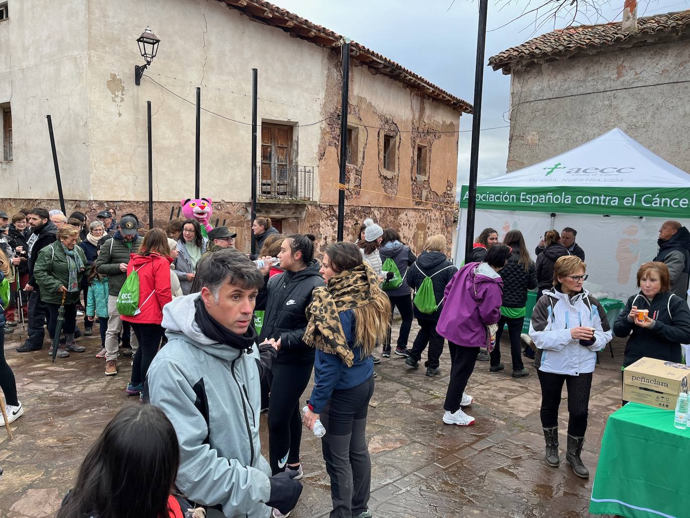 Fotos: Marcha solidaria en el Rasillo en favor de la Asociación Española contra el Cáncer