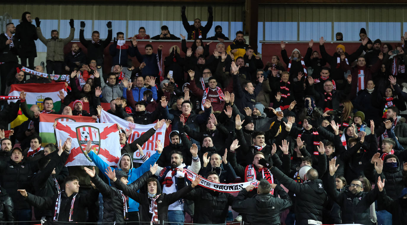 Fotos: El partido de la UD Logroñés frente al Numancia en Los Pajaritos
