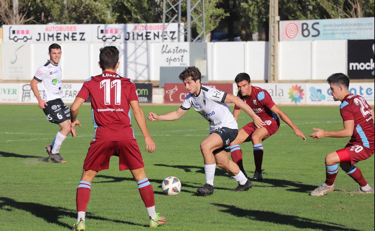 Una imagen de archivo de un partido anterior del Alfaro.