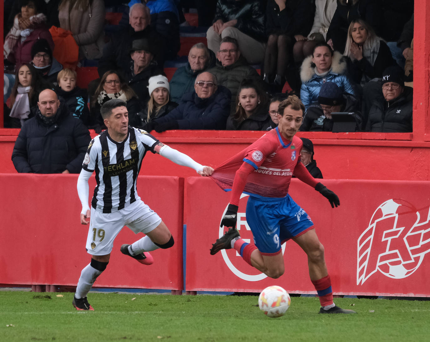 Fotos: El Calahorra empata con el Castellón