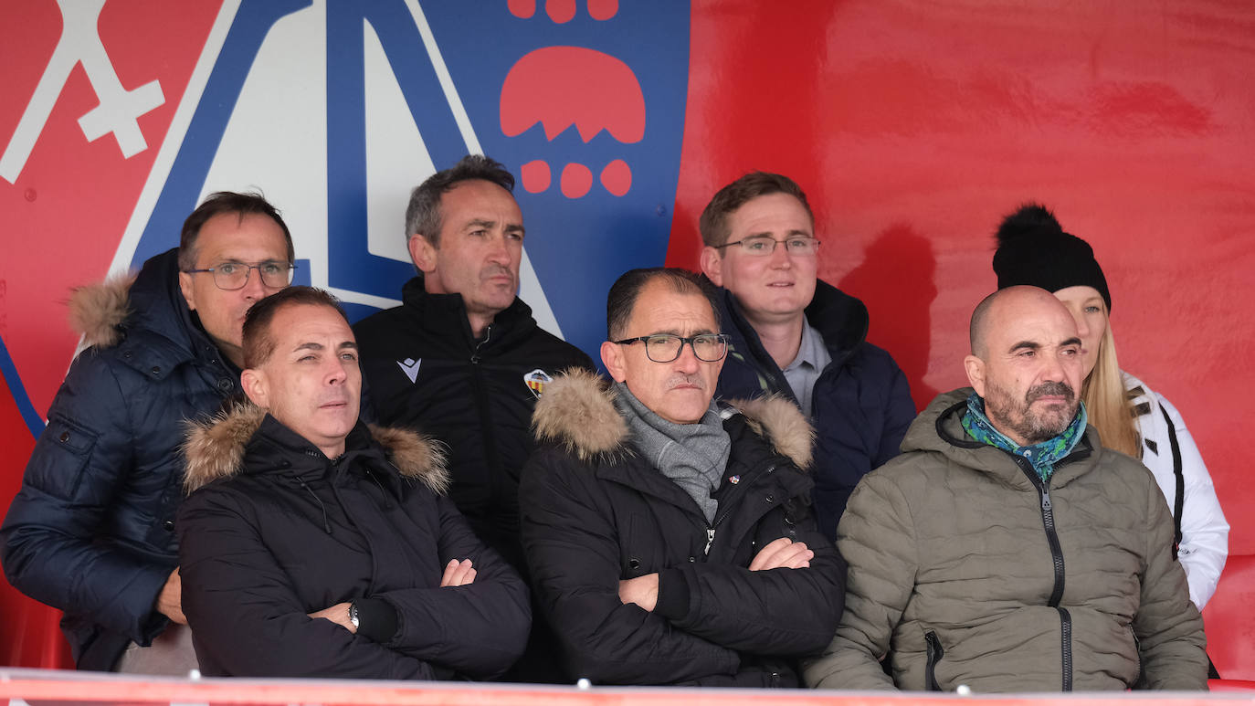 Fotos: El Calahorra empata con el Castellón