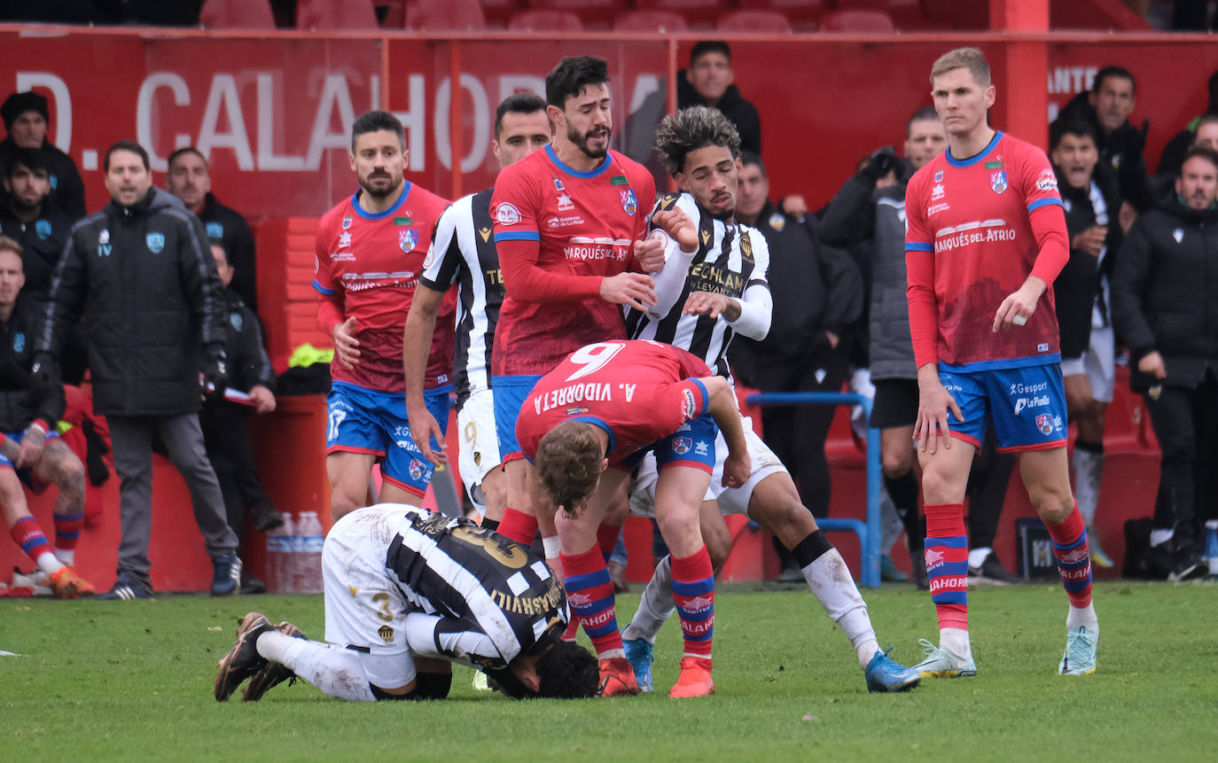Fotos: El Calahorra empata con el Castellón