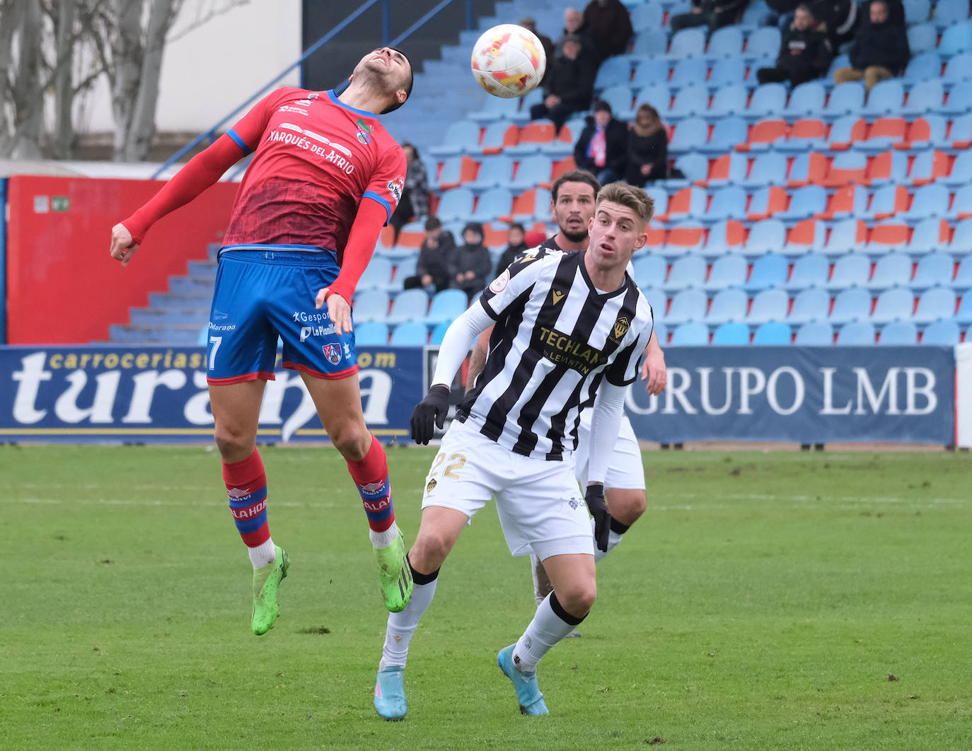Fotos: El Calahorra empata con el Castellón