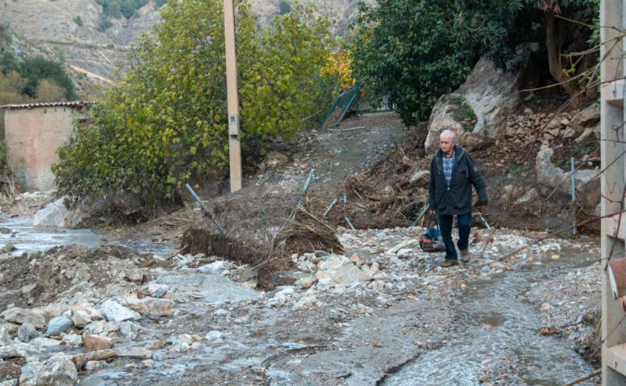 Una riada en Ízbor y El Pinar deja daños materiales y a los vecinos sin agua.