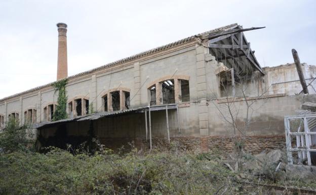 Imagen de una de las naves que se va a derribar. 